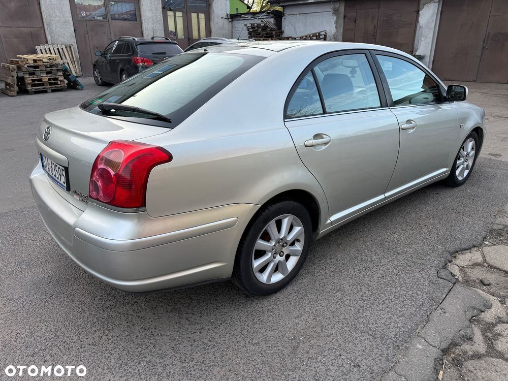 Toyota Avensis - 5