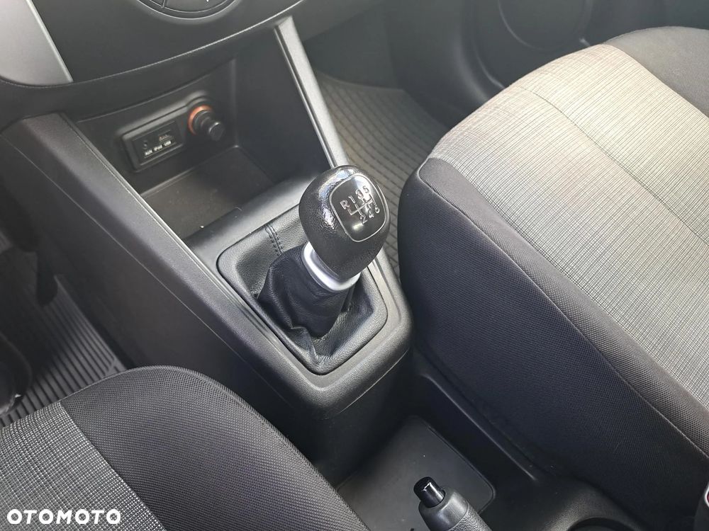 Kia Venga 1.6 L - 13