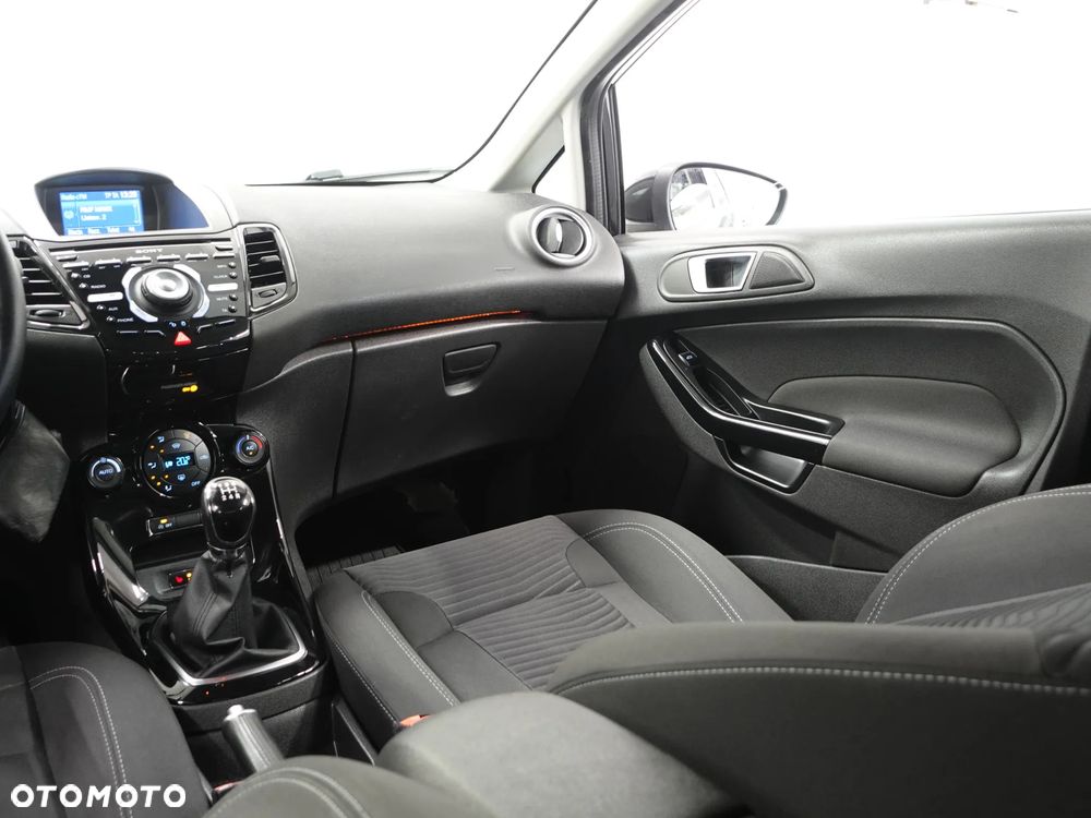 Ford Fiesta 1.0 EcoBoost Titanium - 37