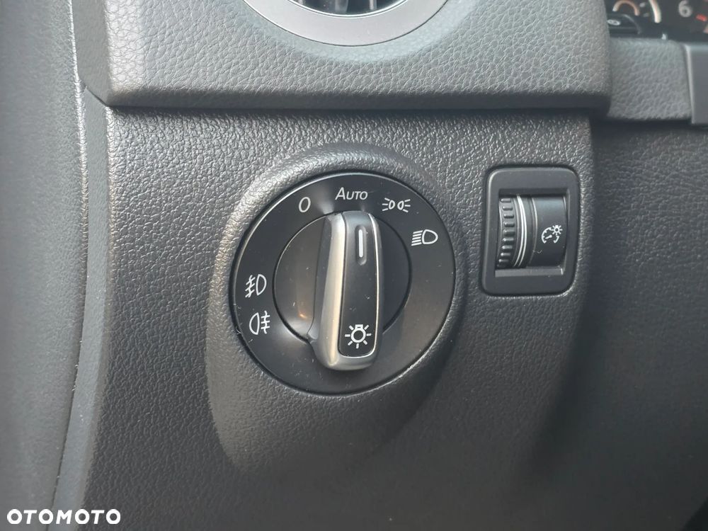 Volkswagen Tiguan 2.0 TDI DPF BlueMotion Technology Lounge Sport & Style - 26