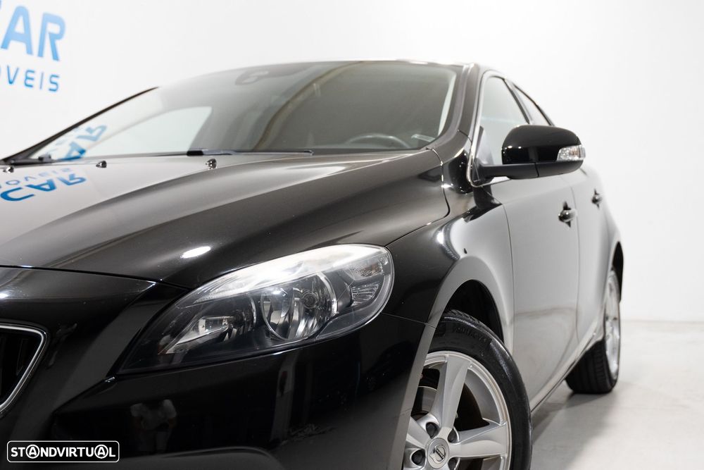 Volvo V40 2.0 D2 Momentum - 4
