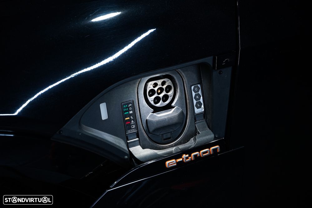Audi e-tron 50 quattro S line - 12