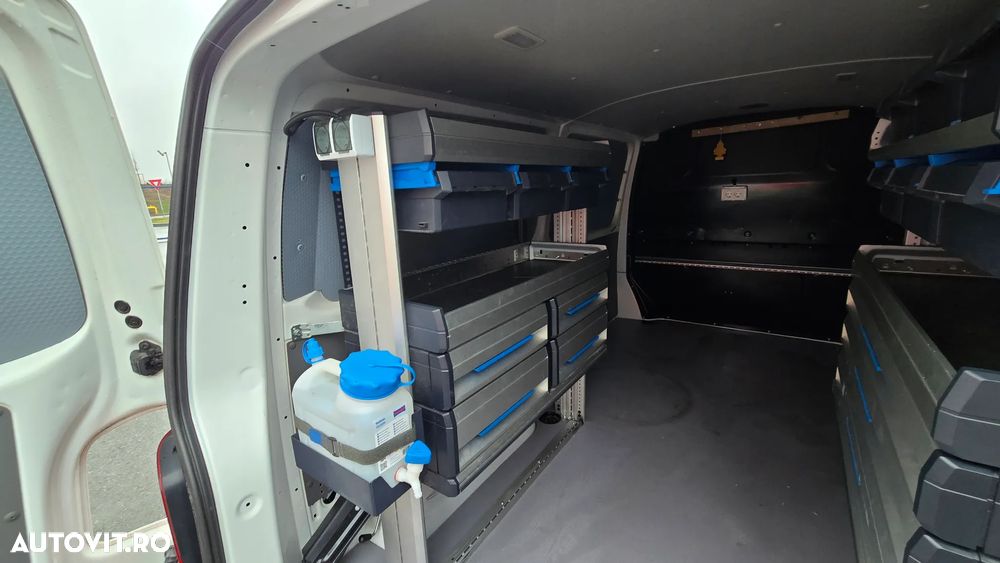 Volkswagen Transporter - 14