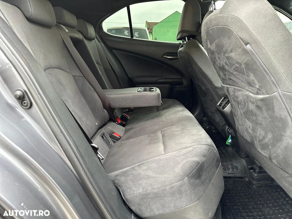 Lexus UX 200 FWD Executive - 18