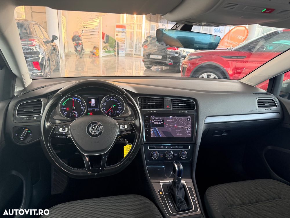 Volkswagen Golf - 9