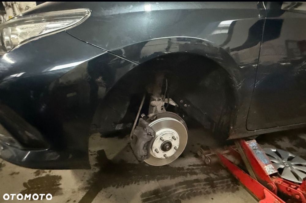 Toyota Auris 1.33 Dual-VVT-i - 12