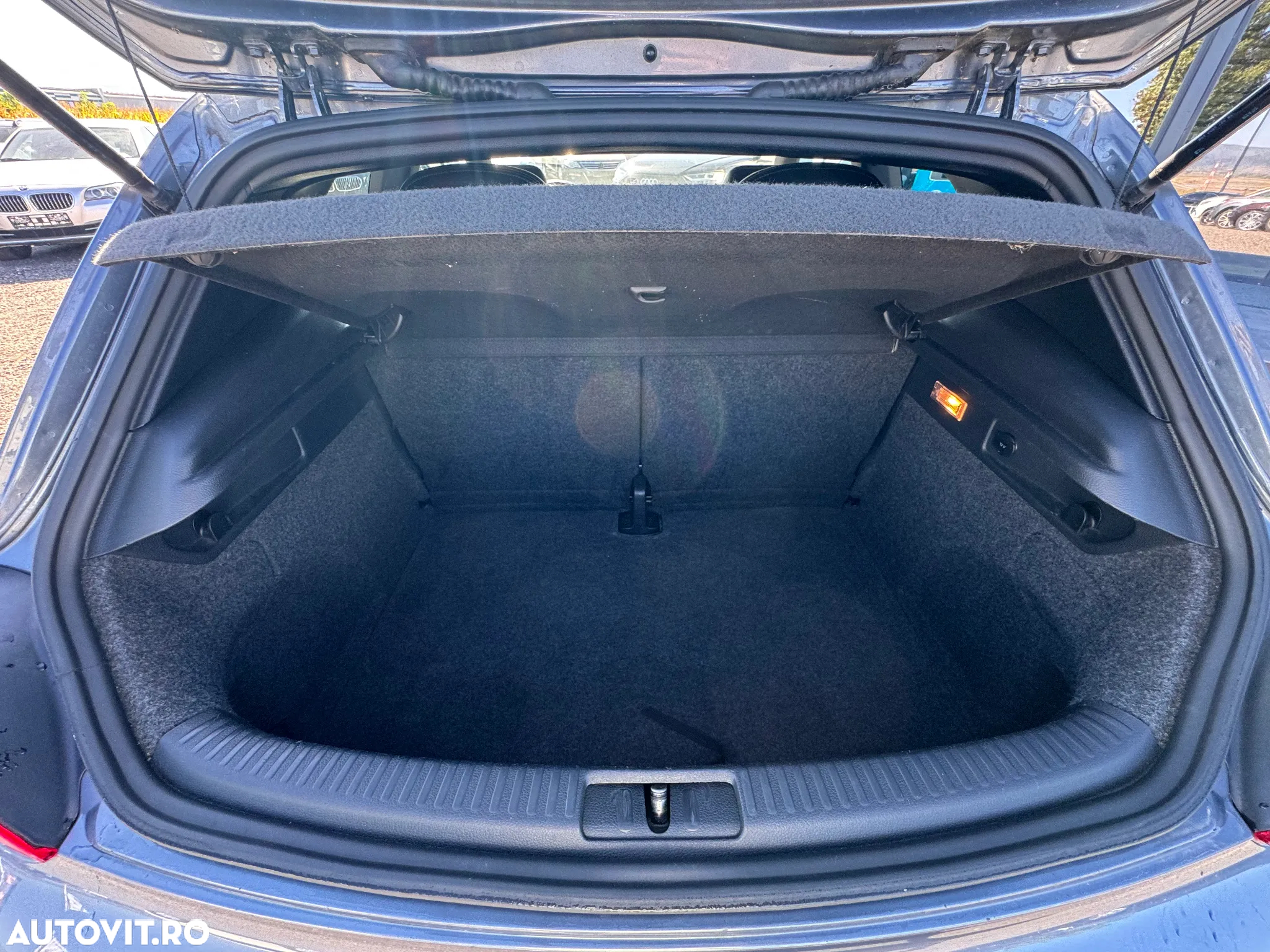 Volkswagen Scirocco 2.0 TDI DPF DSG - 16