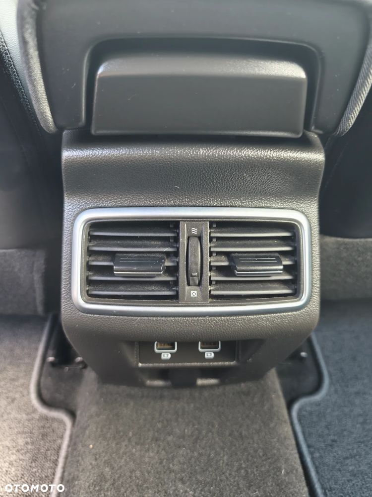 Renault Megane TCe 140 GPF INTENS - 23