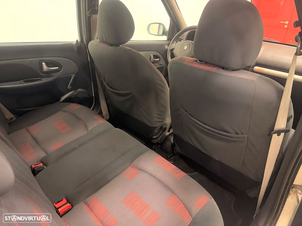 Renault Clio 1.2 16V Extreme - 10