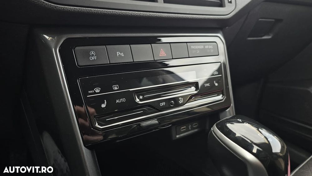 Volkswagen T-Cross 1.5 TSI DSG Style - 27