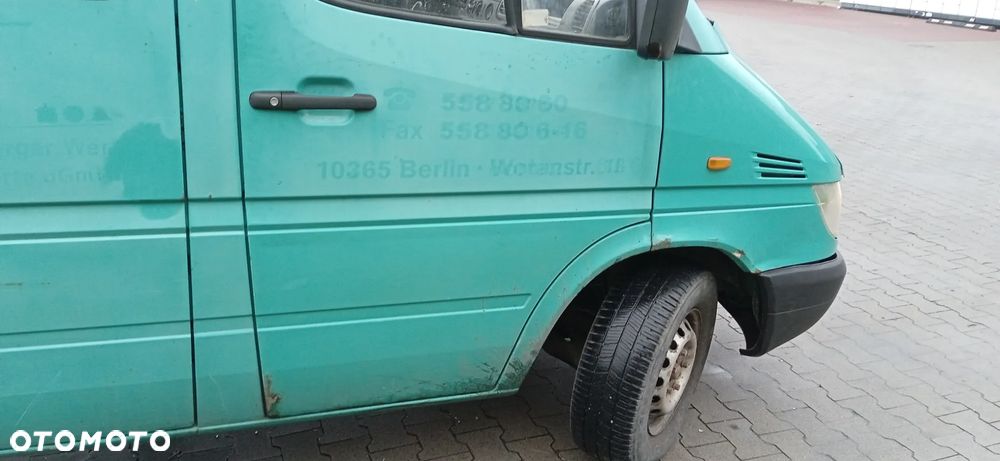 Mercedes-Benz Sprinter 208 - 22