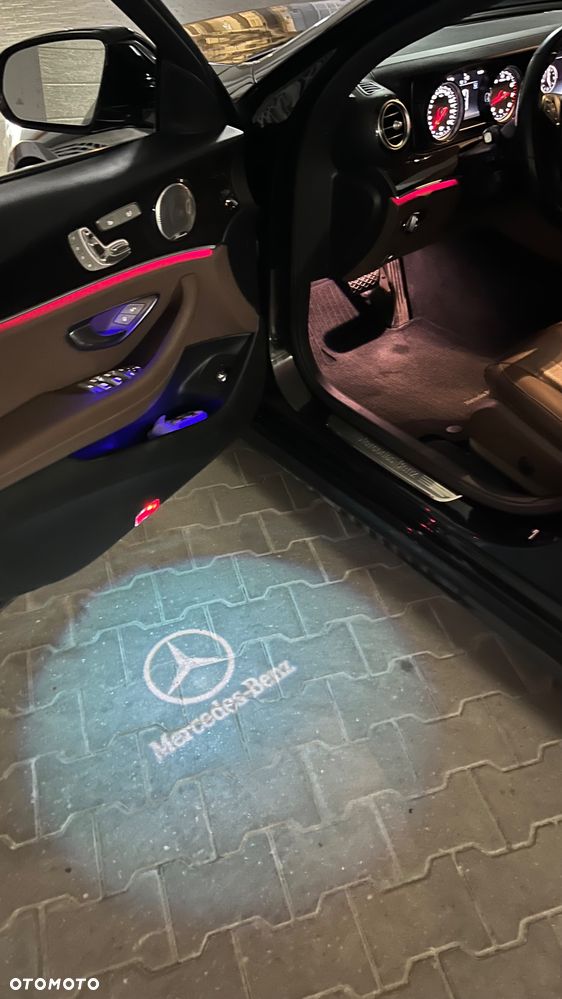 Mercedes-Benz Klasa E 300 9G-TRONIC AMG Line - 9