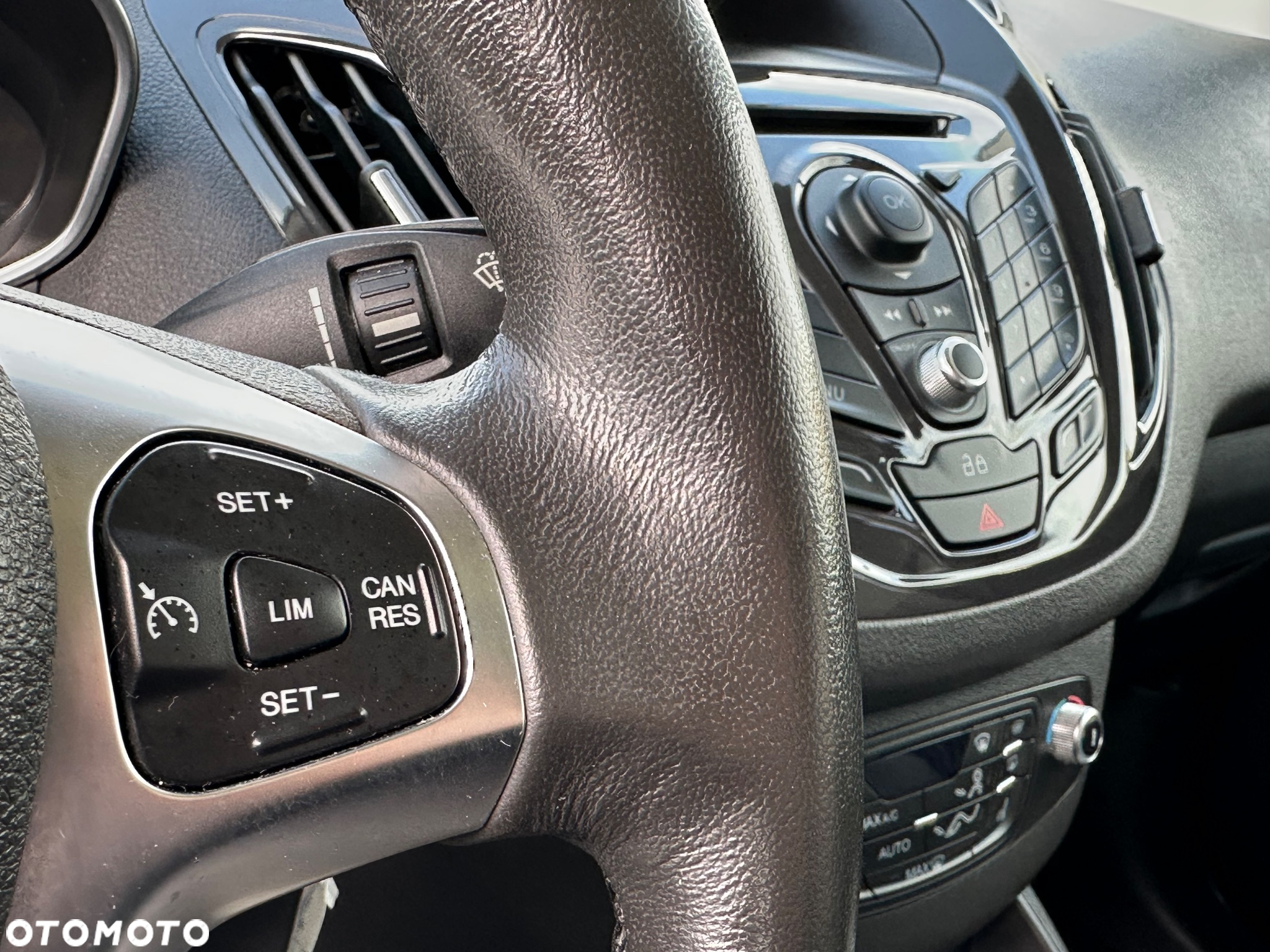 Ford Tourneo Courier 1.0 EcoBoost Titanium - 38