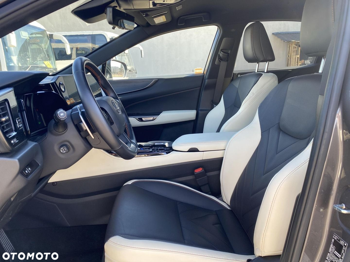 Lexus NX - 13
