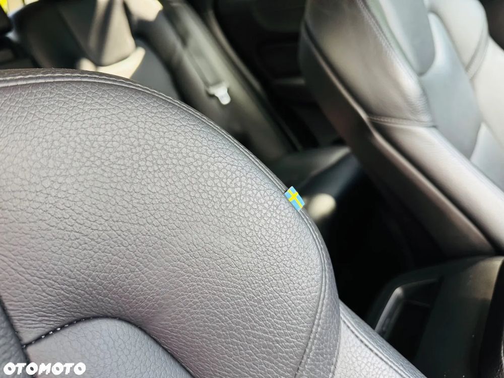 Volvo XC 60 D4 Geartronic Momentum Pro - 34