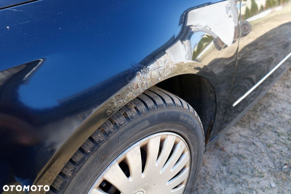 Volkswagen Passat 1.6 FSI Comfortline - 11