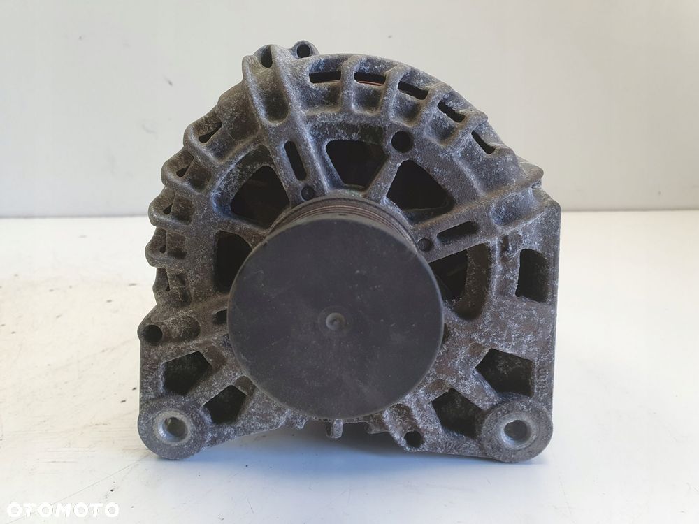 ALTERNATOR Dacia Duster I 1.2 TCe _ 231000091R valeo Alternator Oryginał - 12