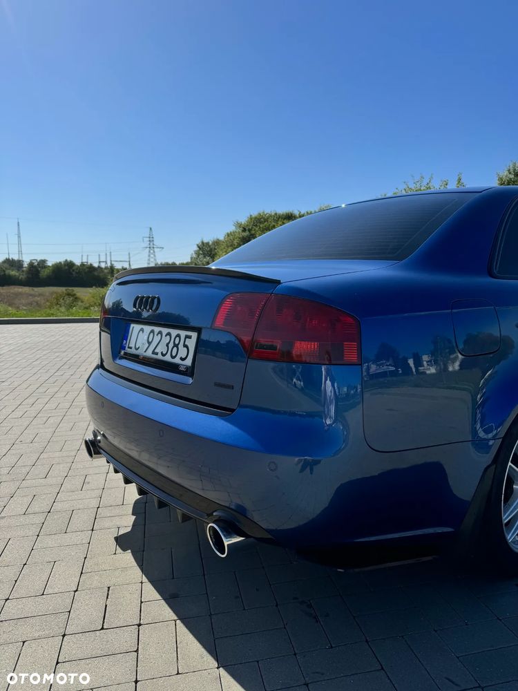 Audi A4 Limousine - 12