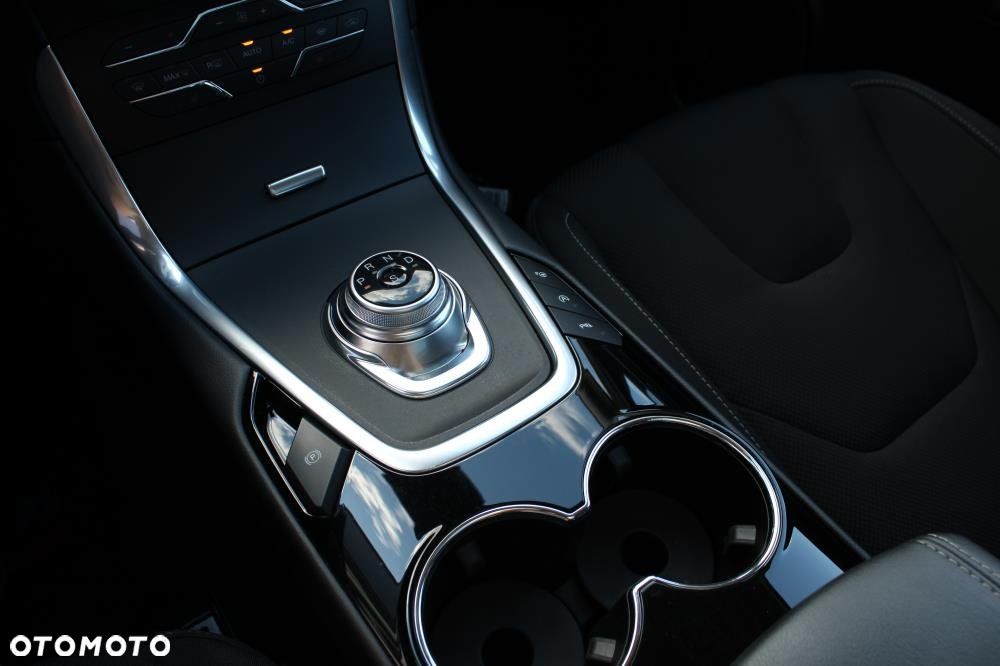 Ford S-Max - 17