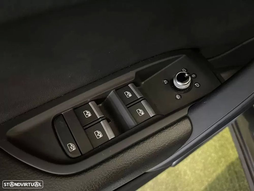 Audi Q5 Sportback 50 TFSIe quattro S tronic S line — fotografia 39