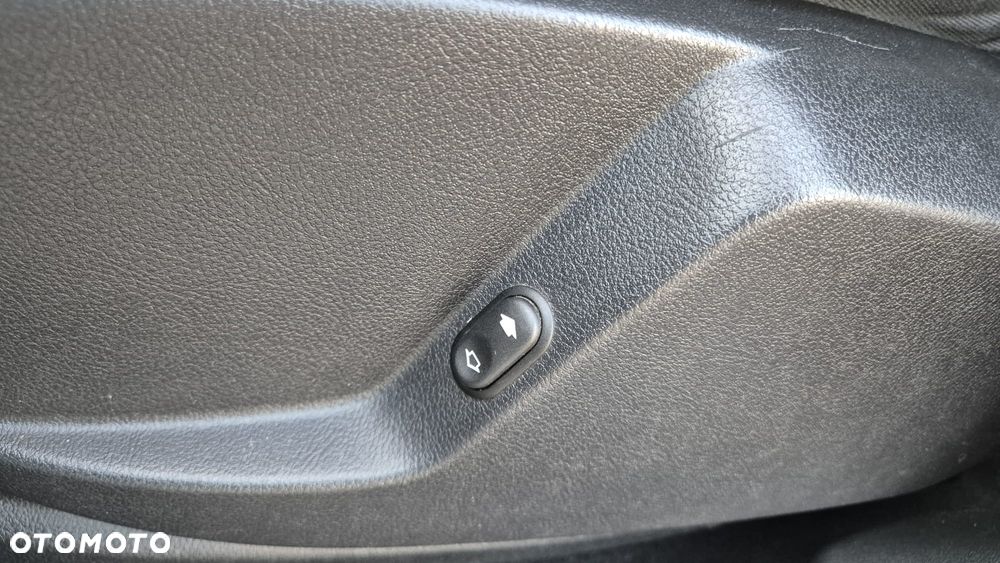 Ford S-Max - 17