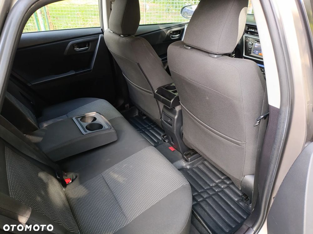 Toyota Auris 1.6 Luna - 11