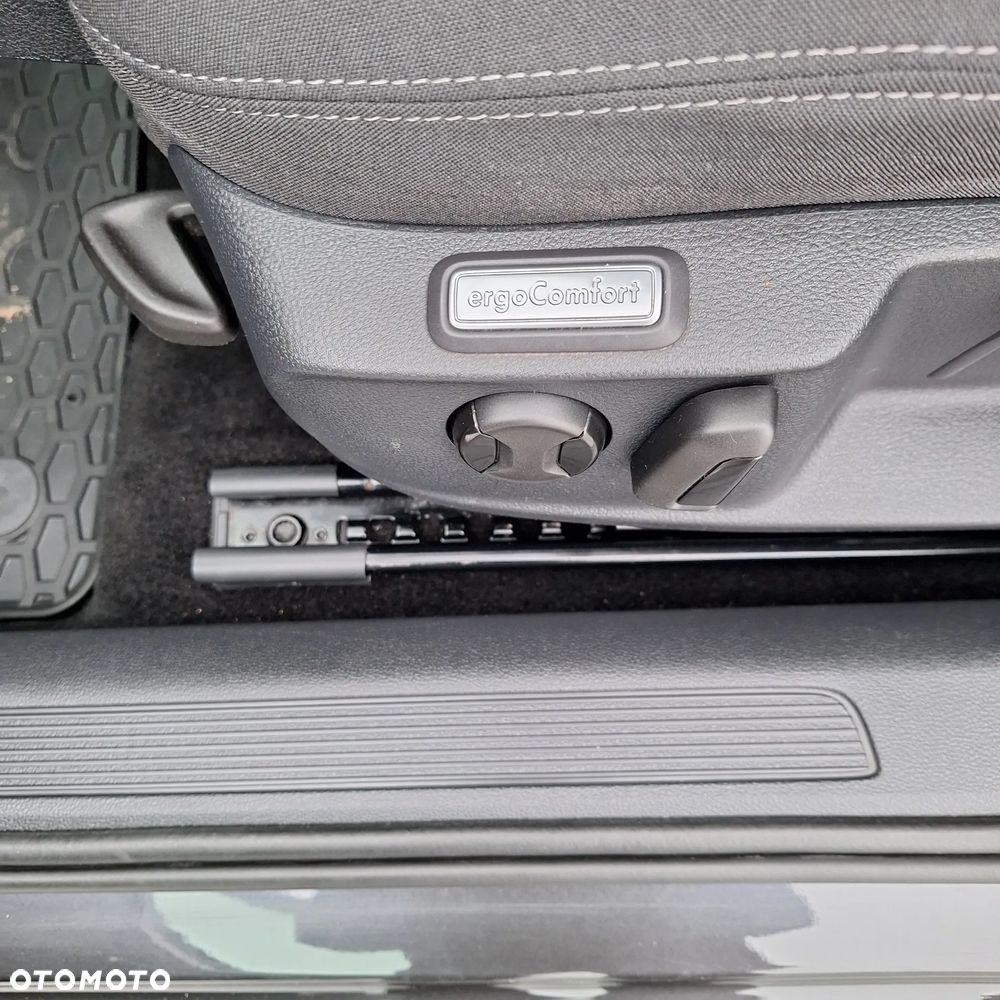 Volkswagen Passat - 22