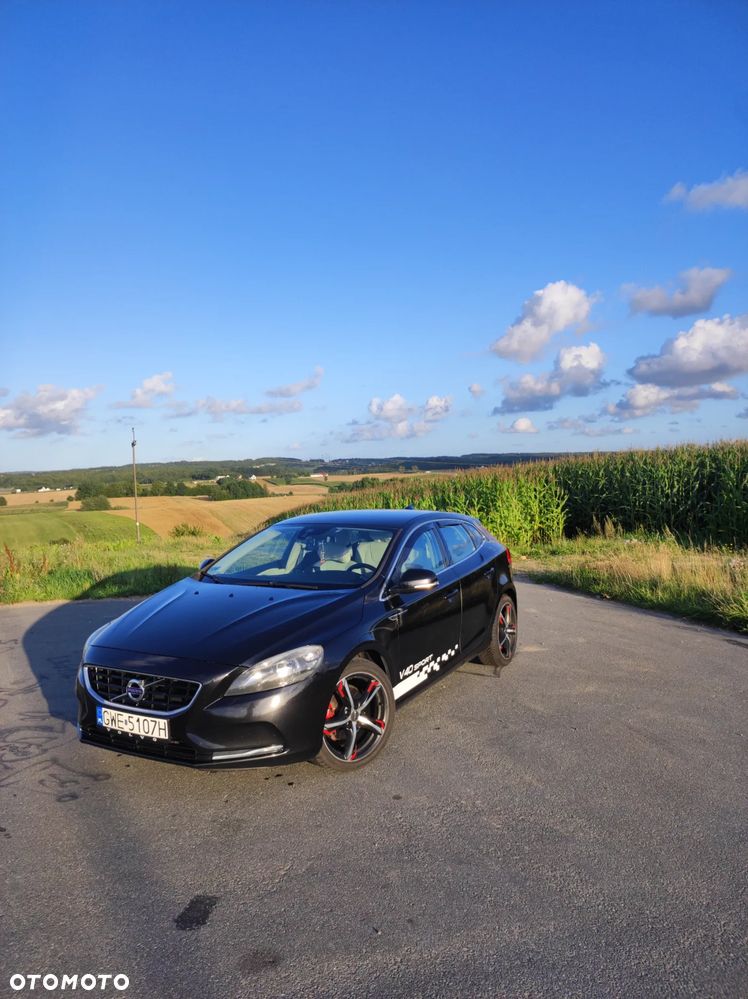 Volvo V40 T3 Summum - 1