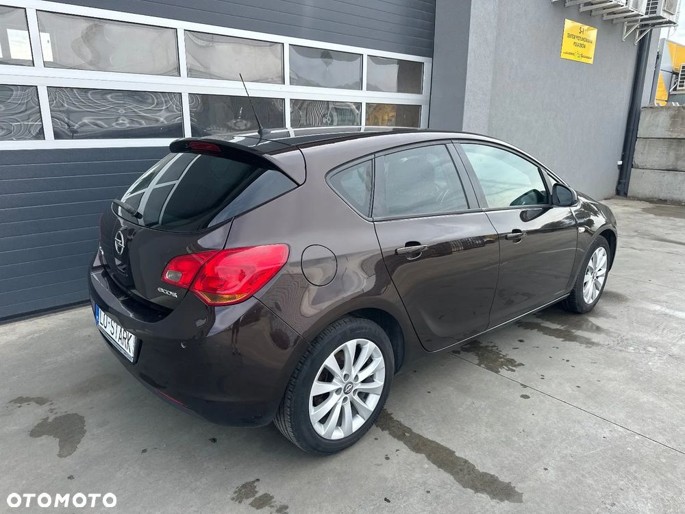 Opel Astra - 1