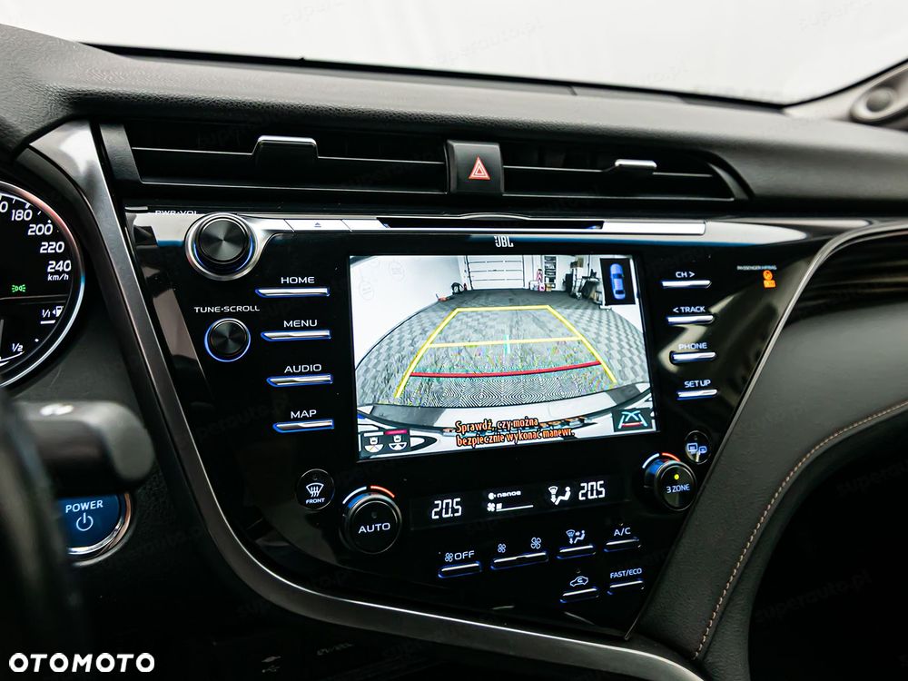 Toyota Camry 2.5 Hybrid Executive CVT - 22