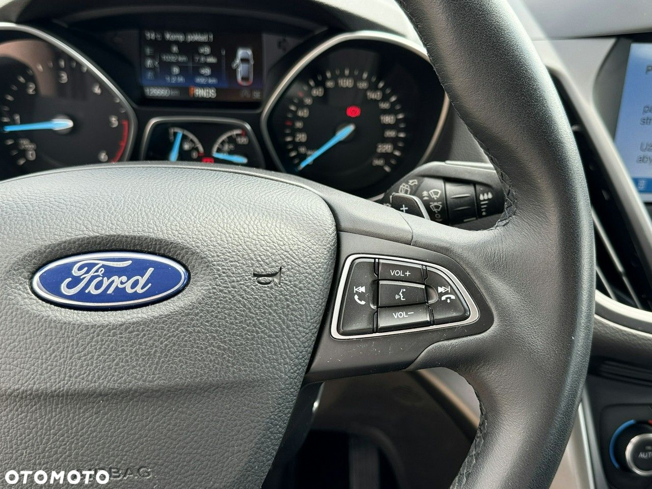 Ford Kuga - 31