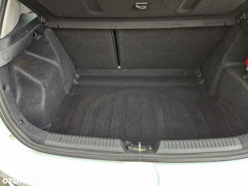 Kia Ceed - 21