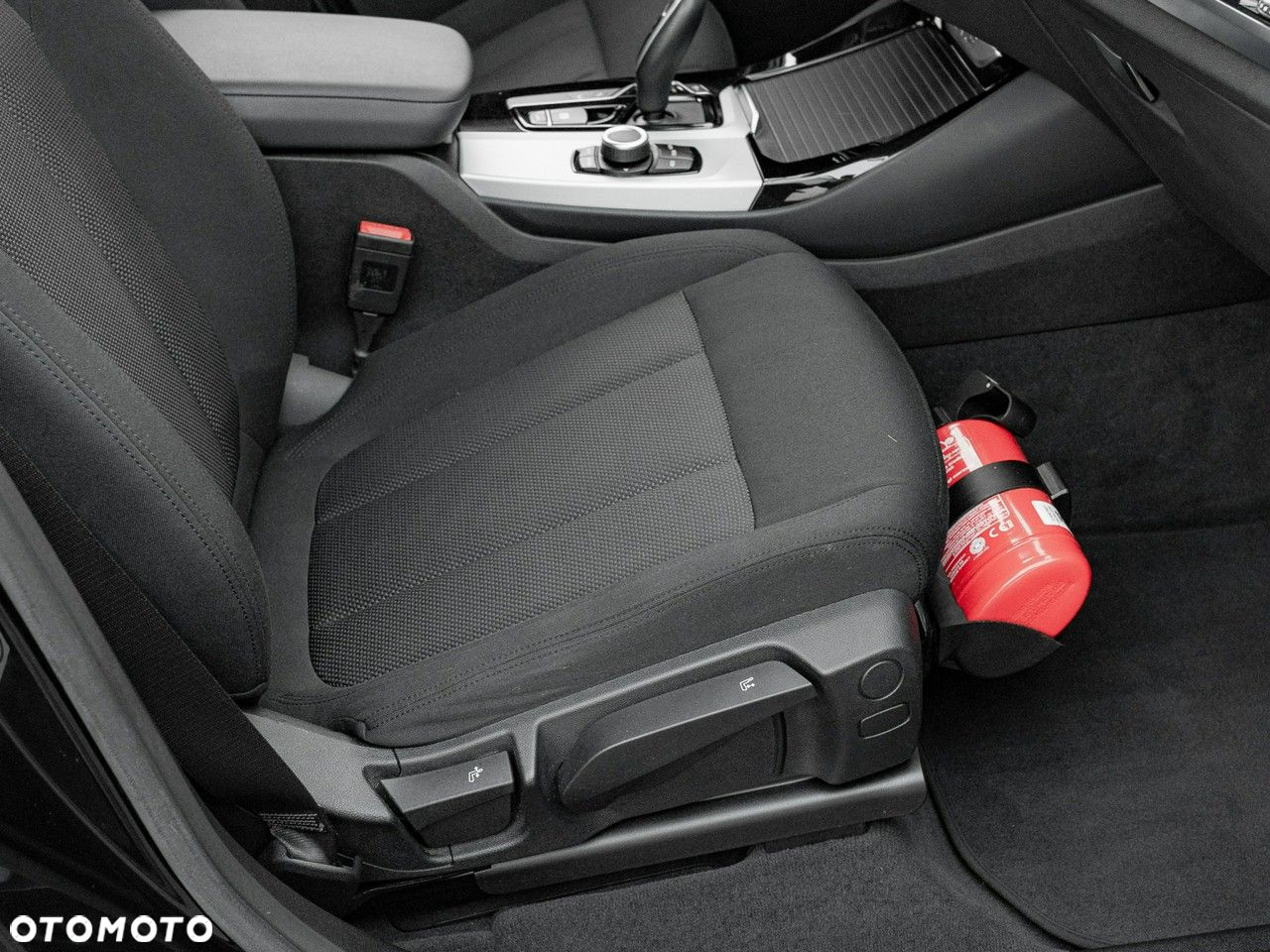 BMW X3 xDrive25d Advantage - 32