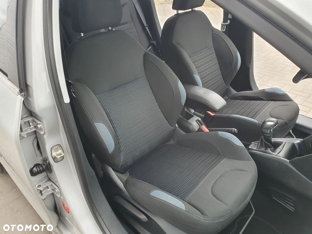 Peugeot 208 - 34