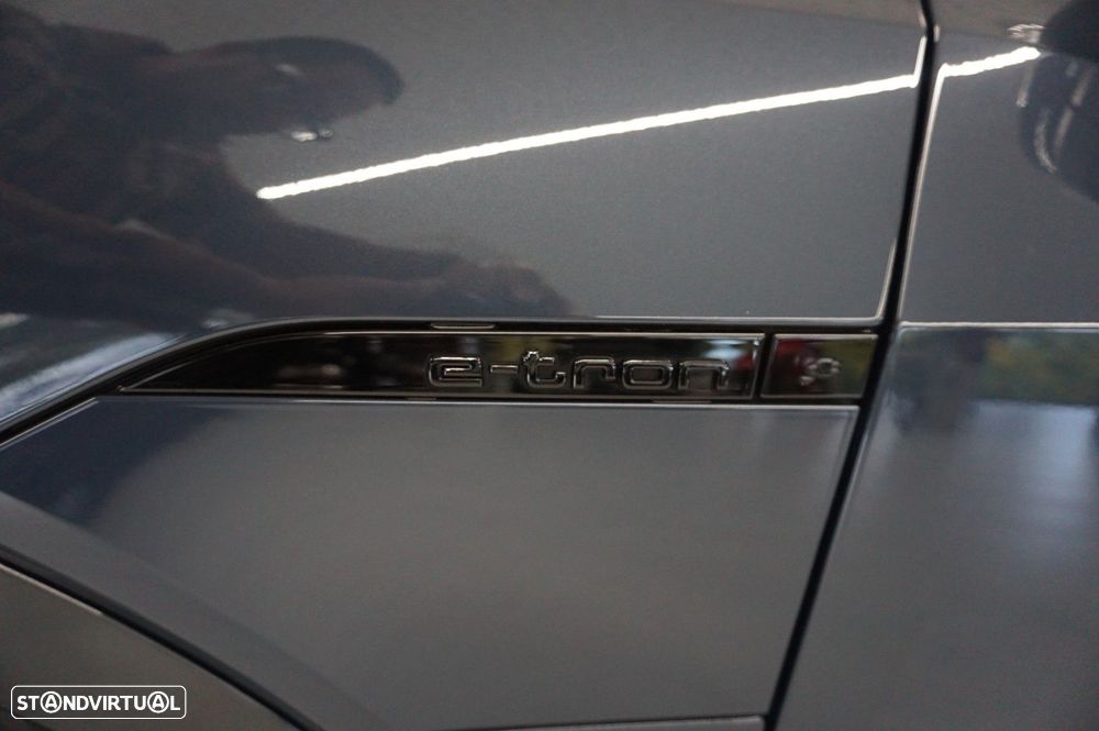 Audi Q8 e-Tron Sportback 55 quattro Advanced - 11