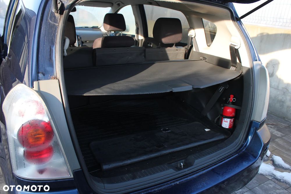 Toyota Corolla Verso 1.8 Prestige 7os - 10