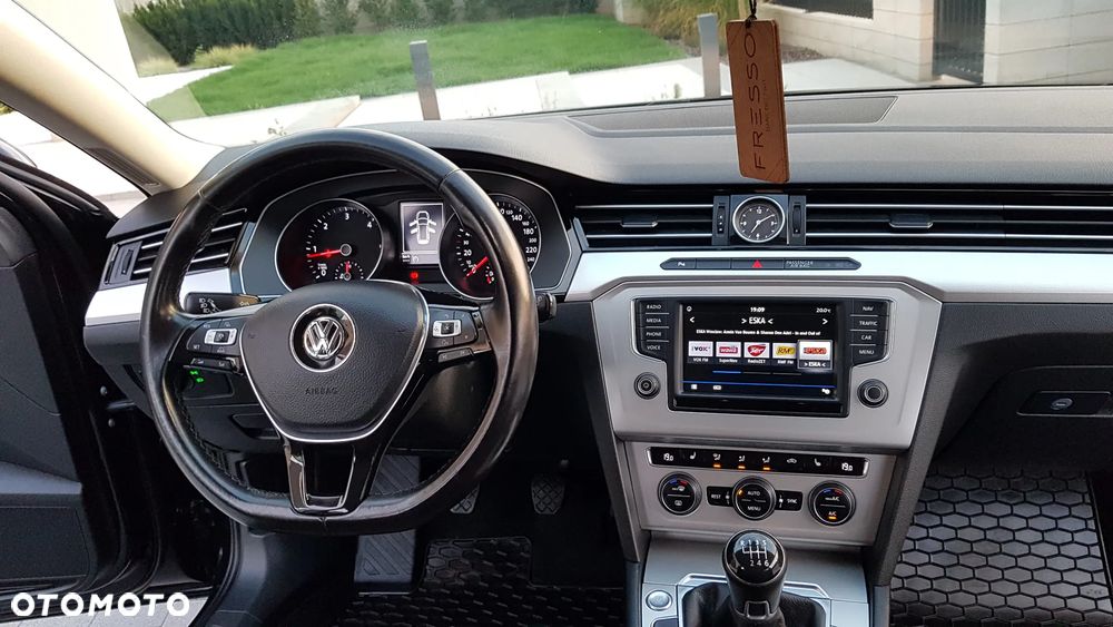 Volkswagen Passat 2.0 TDI BMT Highline - 40