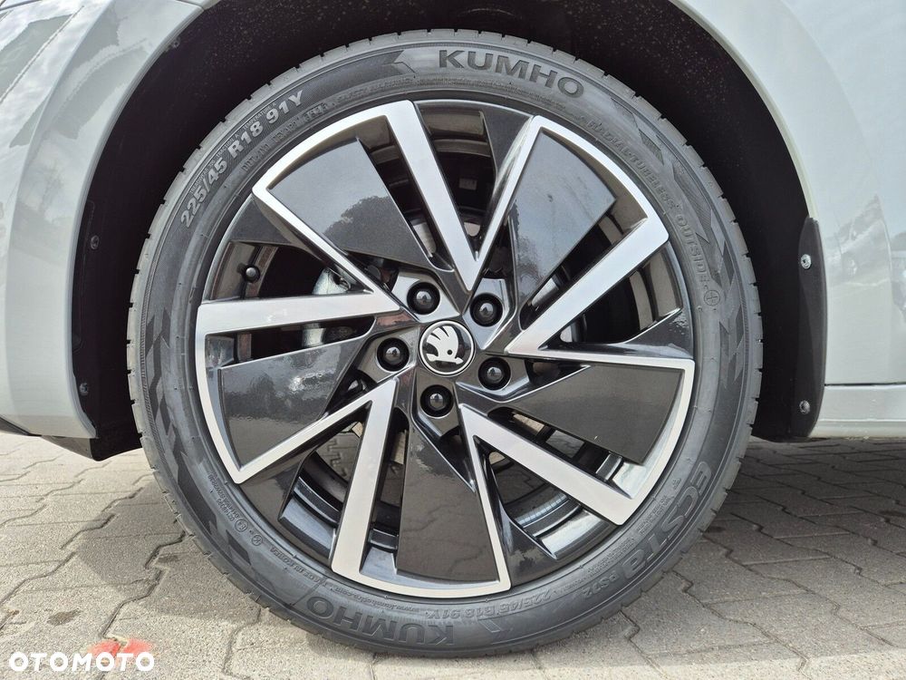 Skoda Octavia 2.0 TDI Sportline DSG - 9