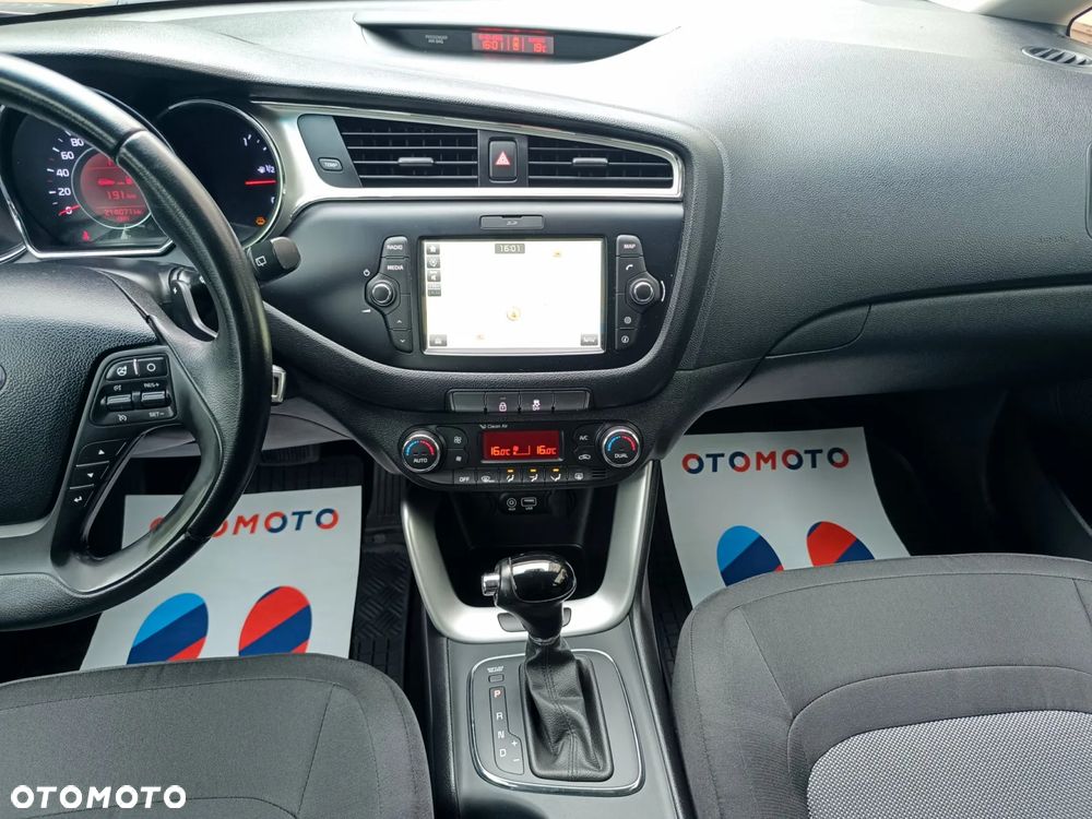 Kia Ceed 1.6 CRDi 136 DCT ISG Platinum Edition - 29