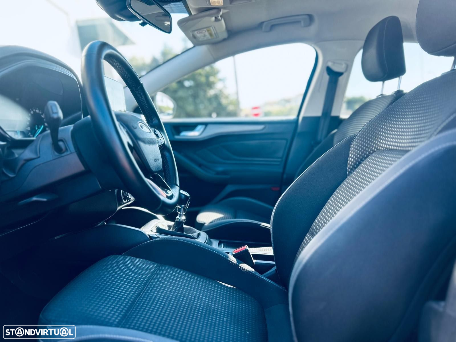 Ford Focus SW 1.0 EcoBoost Business - 41