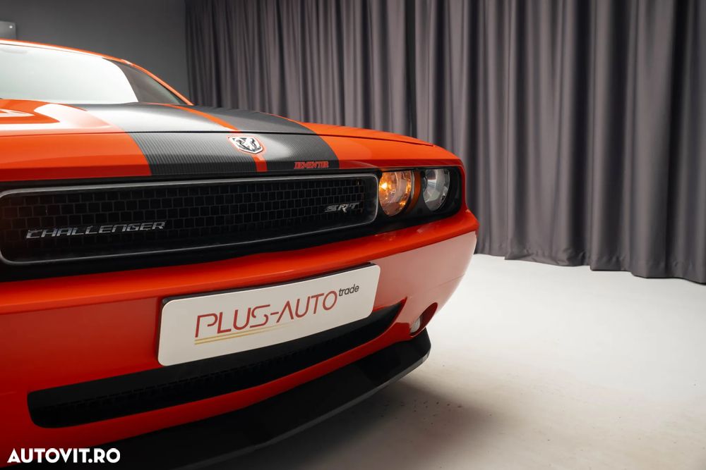 Dodge Challenger - 4