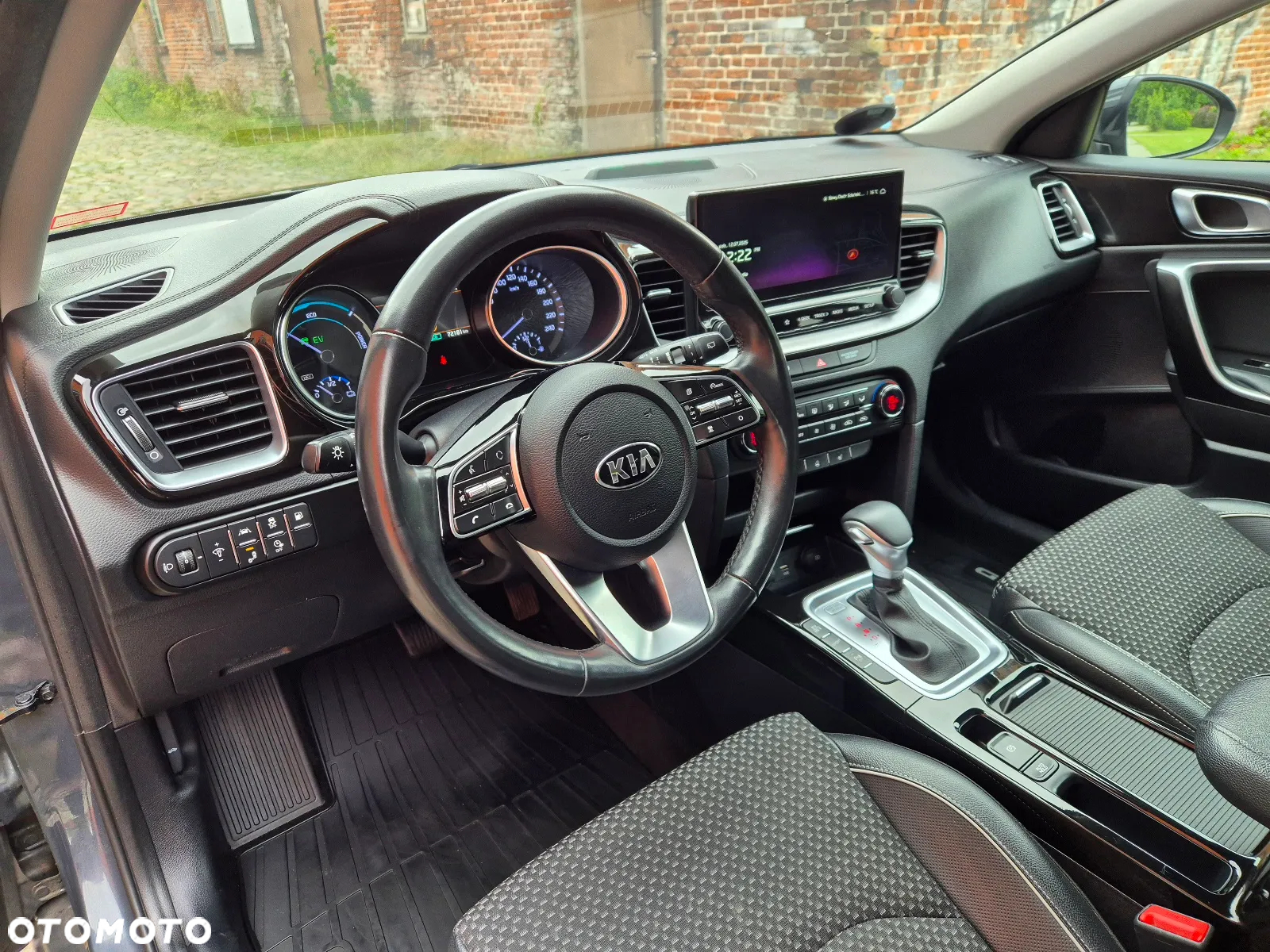 Kia Ceed - 11