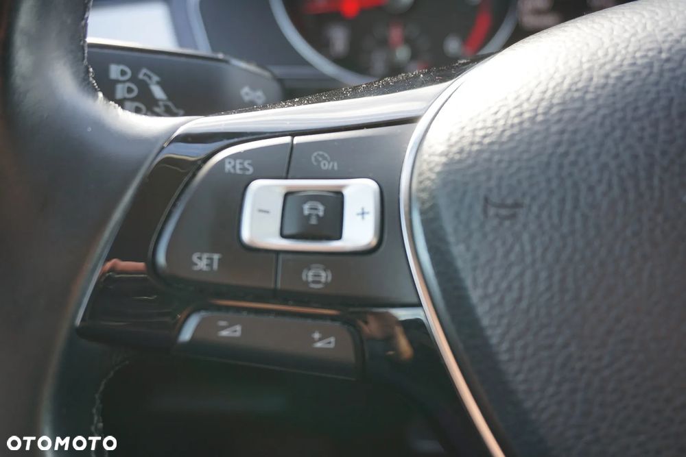 Volkswagen Passat 2.0 TDI BMT Comfortline - 24