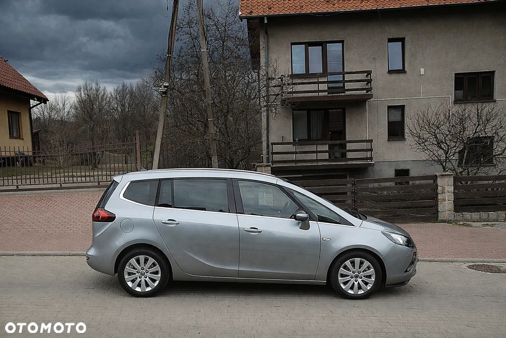 Opel Zafira 1.6 T SIDI Cosmo S&S - 9