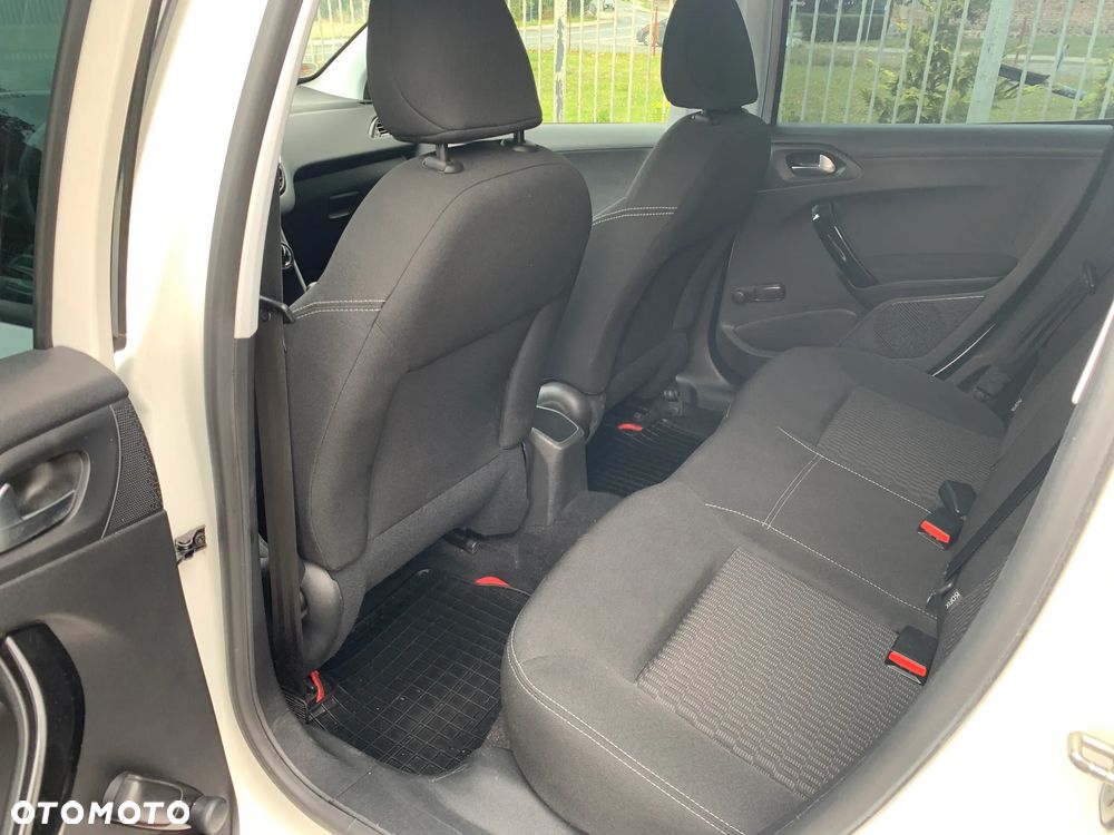 Peugeot 208 - 7