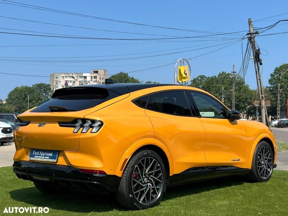 Ford Mustang Mach-E - 4