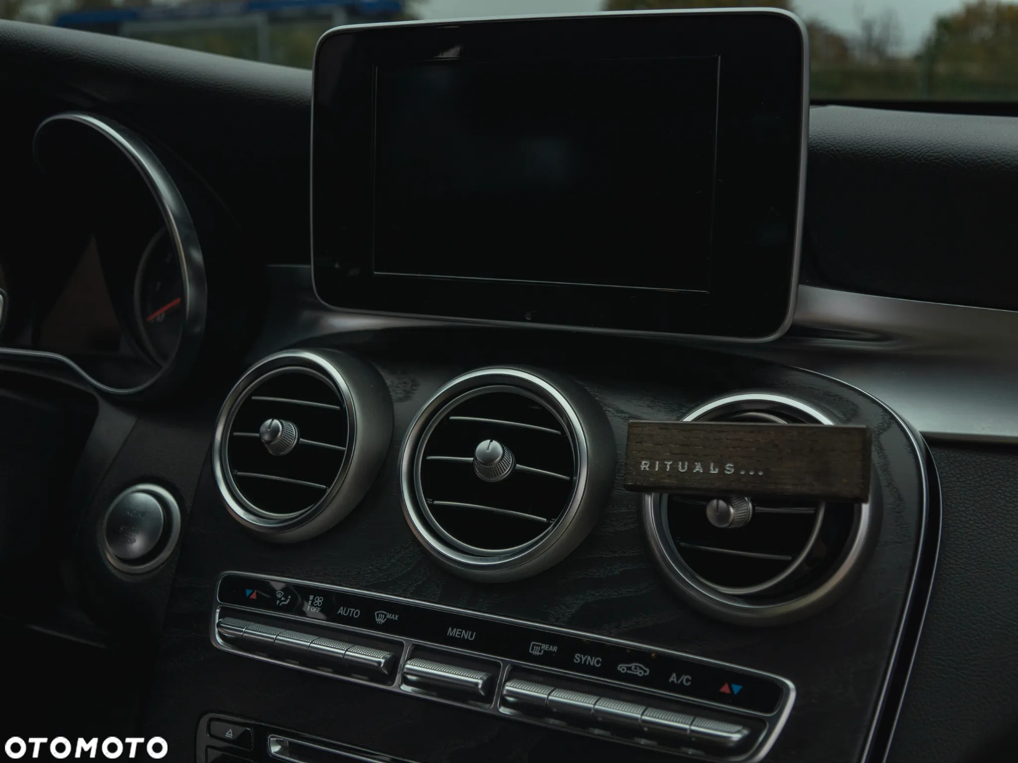 Mercedes-Benz Klasa C 250 9G-TRONIC - 27