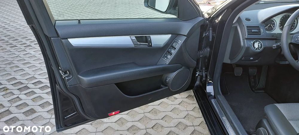 Mercedes-Benz Klasa C - 34