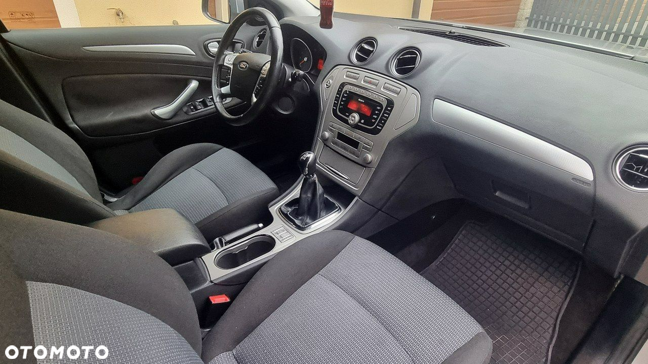 Ford Mondeo - 12