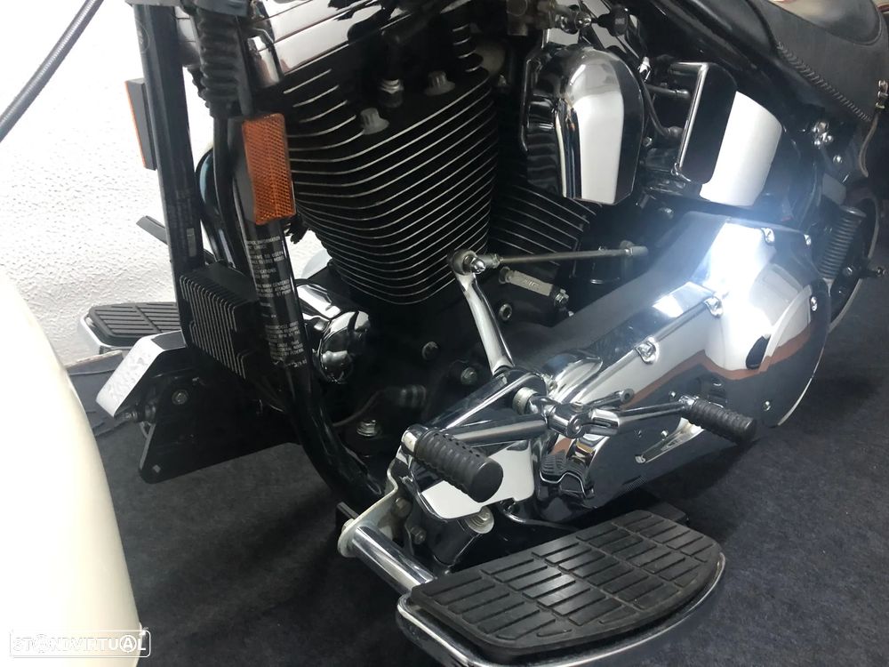 Harley-Davidson FLST FLSTN HERITAGE SOFTAIL NOSTALGIA - 25